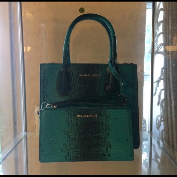 Michael kors purse only - Picture 2 of 8